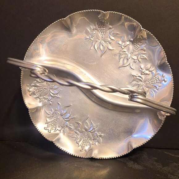 Hand Forged Hammered Aluminum Floral Divided Serving Tray‎ with Handle Vintage - Picture 1 of 5